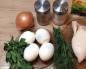 Как приготовить салат с грибами и фасолью, кальмарами и фасолью или сельдью и фасолью