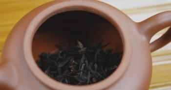 Re-brewing Chinese tea: what are spills? Is it possible to brew tea a second time?